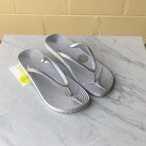 Capelli New York Silver Glitter Flip Flops NWT